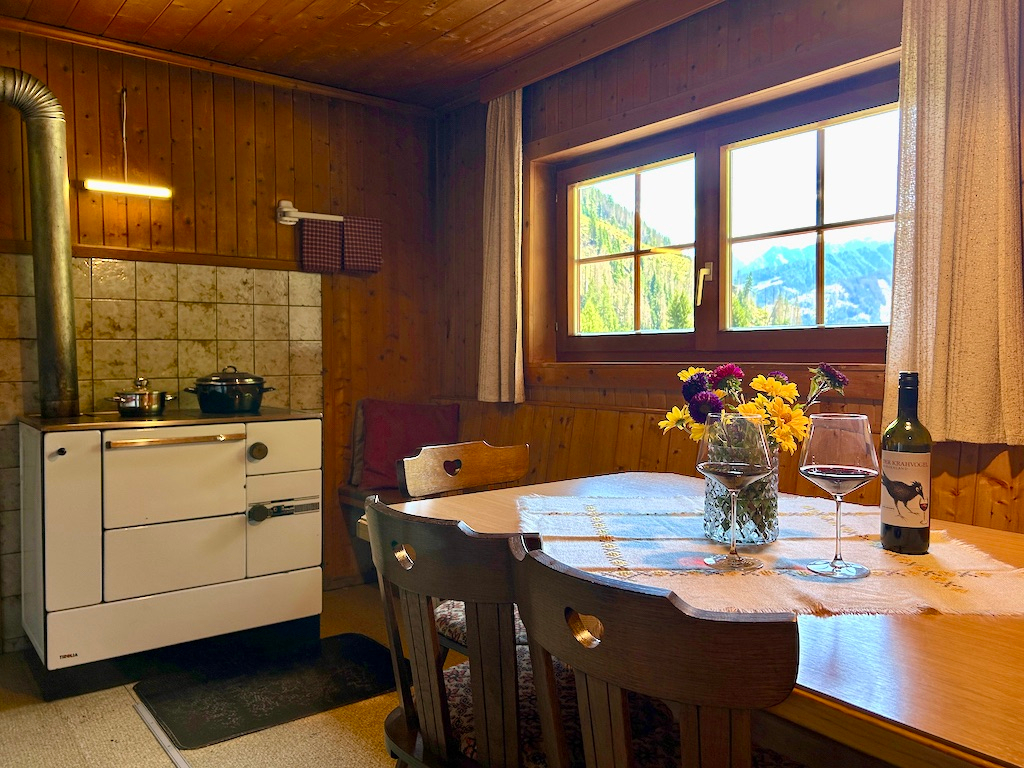 Dolomitenh�tte in Osttirol ... die sch�ne urige Stube  